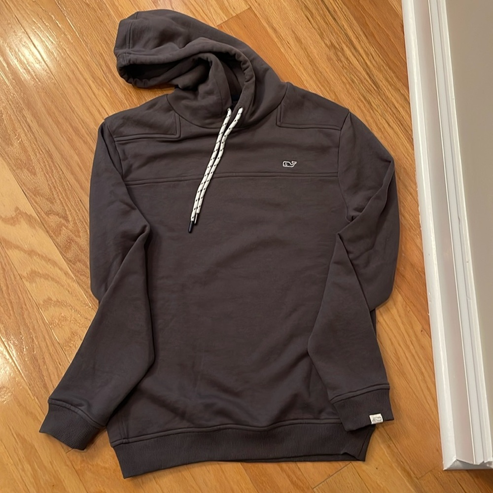Vineyard Vines Men’s Hoodie Sweatshirt.  Size XS